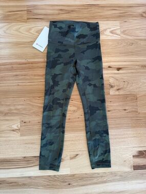 Lululemon Wunder Train High-Rise
Crop 23" Heritage 365 Camo Green Twill Multi